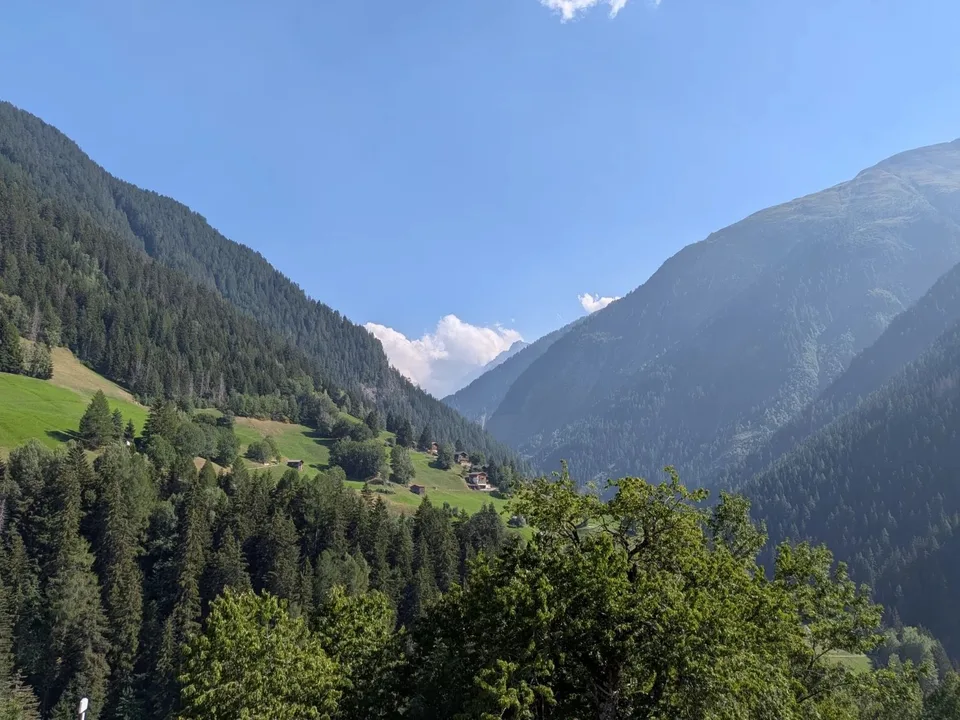 Geniale Umbaugelegenheit zum persönlichen Rückzugsort im Wallis – Foto 3 von 6