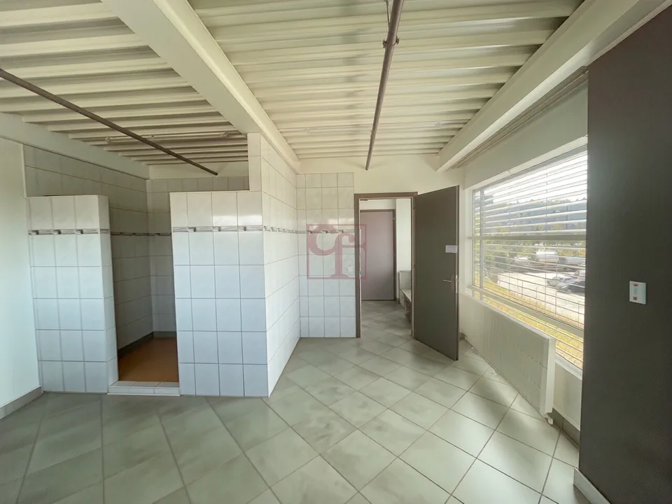 Locale commerciale in affitto – foto 5 di 10
