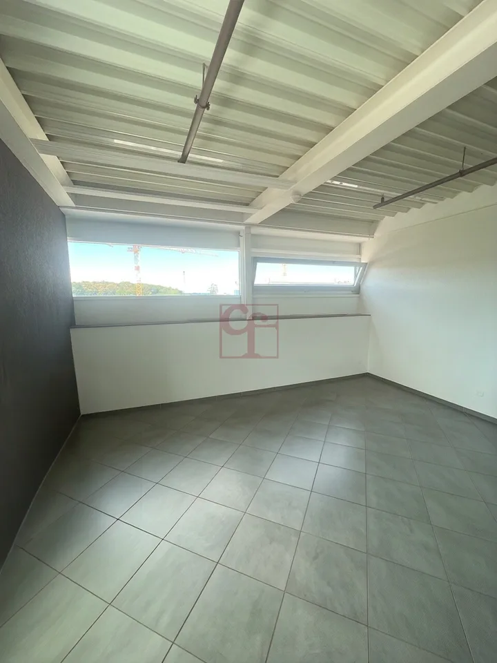 Locale commerciale in affitto – foto 3 di 10