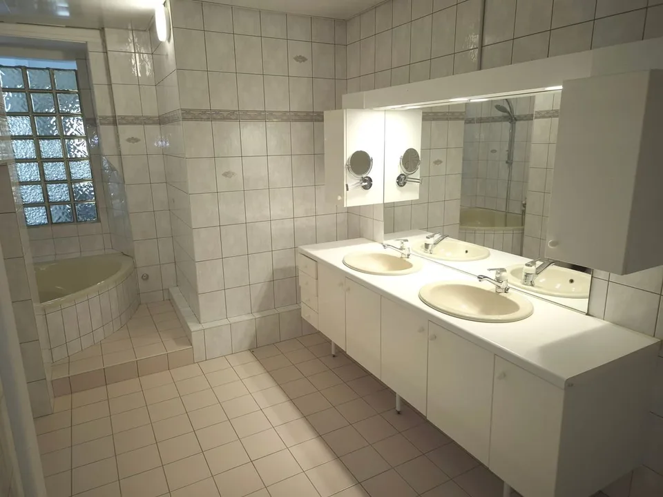 Sehr großes Apartment mit 7.5 Zimmern – Foto 11 von 13