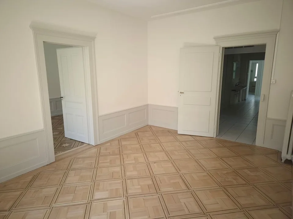 Sehr großes Apartment mit 7.5 Zimmern – Foto 7 von 13