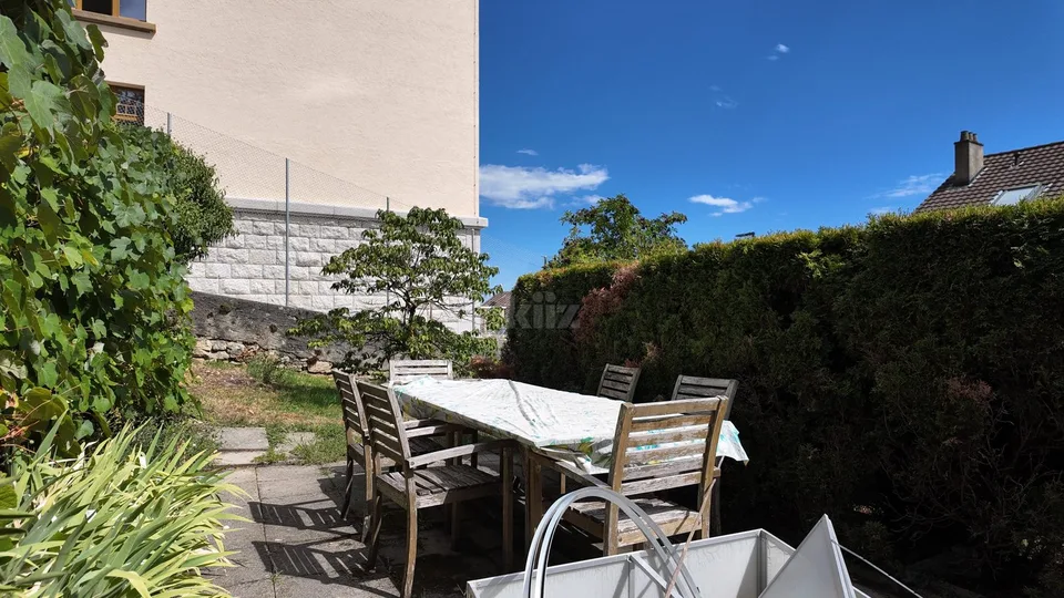 Appartamento affascinante con balcone e vista sul lago – foto 11 di 13