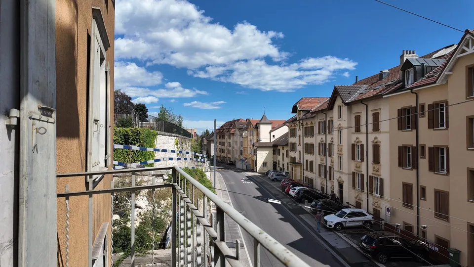 Appartamento affascinante con balcone e vista sul lago – foto 6 di 13