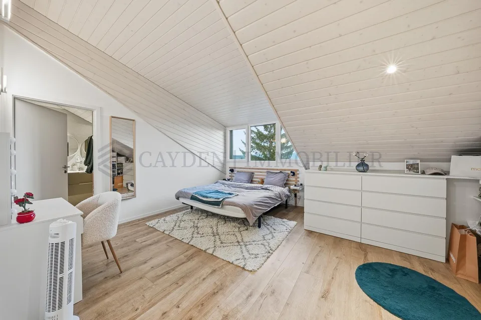 EXCLUSIVITÉ ! Superbe 4.5 pièces en duplex