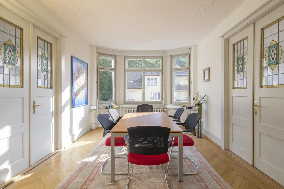 Beaux locaux de bureau à louer dans le district 8