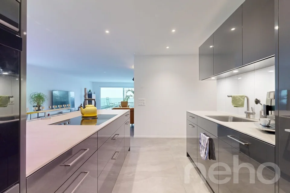 Modern terrace apartment with impressive views – photo 9 of 12