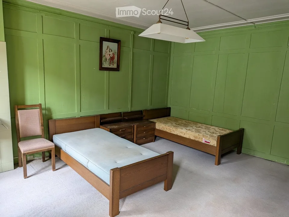 Spacious room in historic Diesbach guesthouse