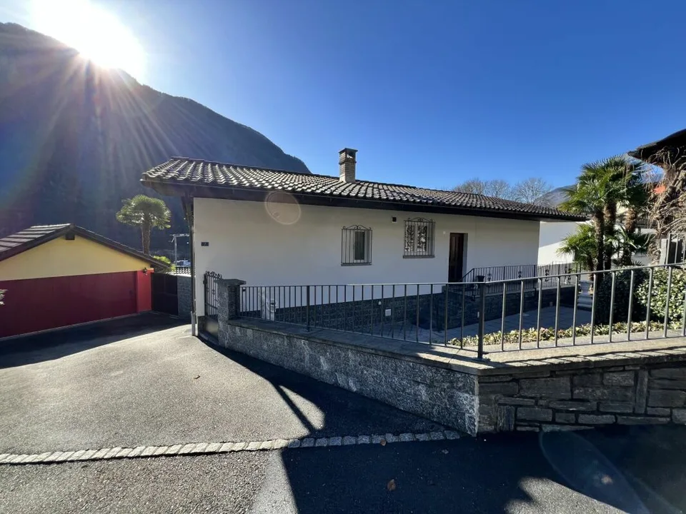 Villa bifamiliale prestigieuse avec piscine et grotte – photo 3 sur 26