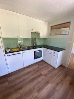 Partie de maison ensoleillée avec vue merveilleuse