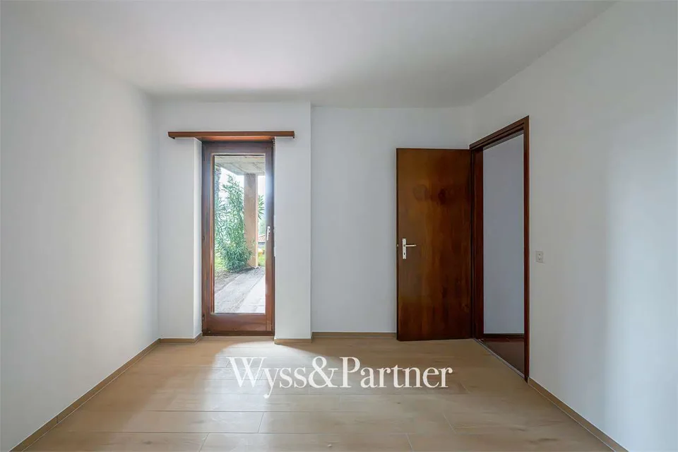 3,5 locali con giardino privato, terrazza e piscina a Pregassona – foto 6 di 13