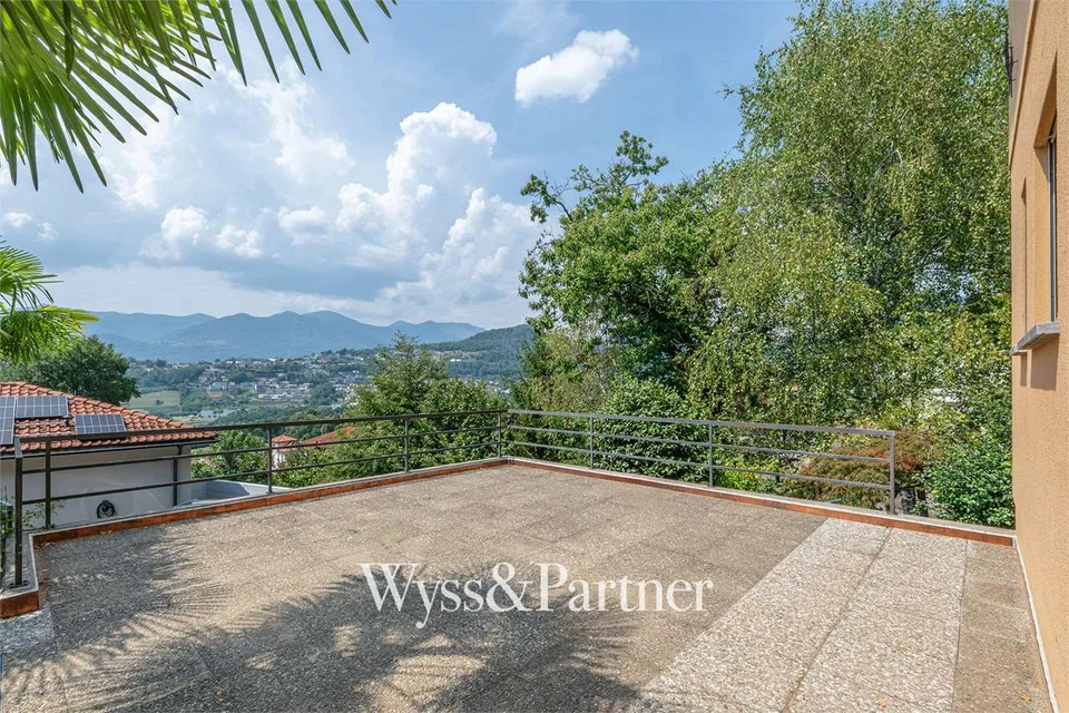 3,5 locali con giardino privato, terrazza e piscina a Pregassona – foto 9 di 13