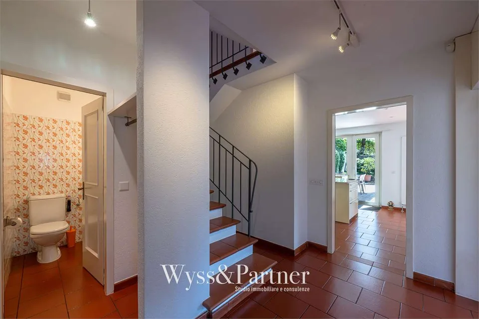Haus auf 3 Ebenen mit Terrasse und Garten in Vezia