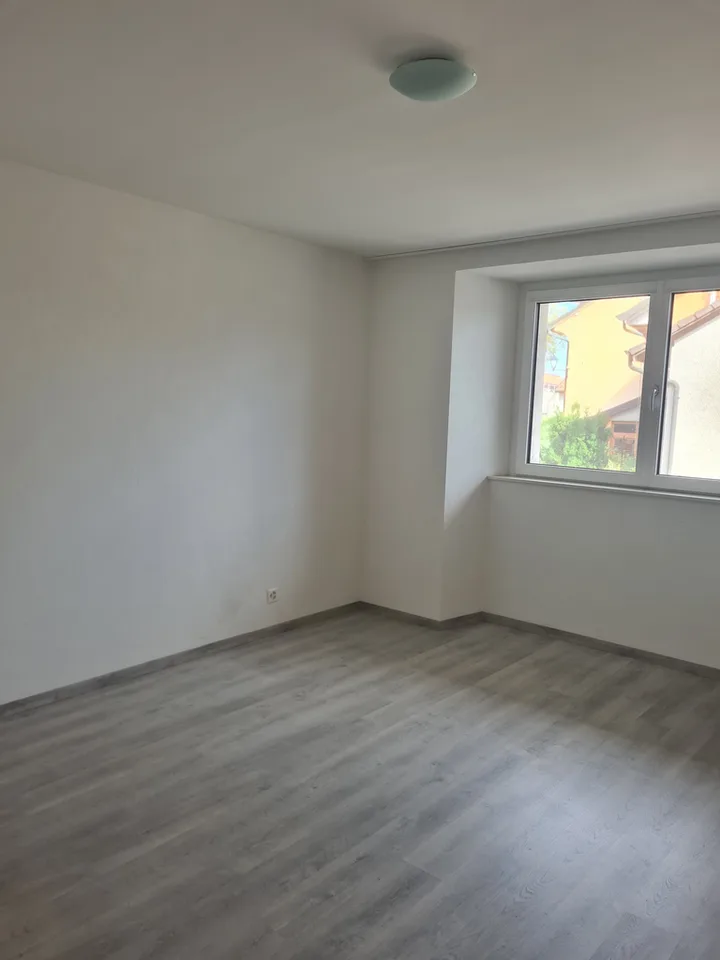 Wohnung mit 3.5 Zimmern und hohem Standard, 15 Minuten von Morges entfernt