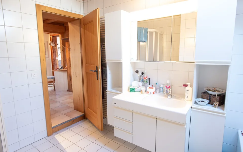Stöckli mit Gewerbe im EG, Wohnung und Ausbaumöglichkeit – Foto 10 von 18