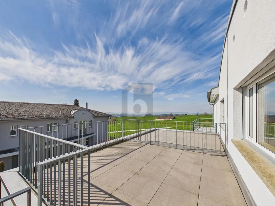 PANORAMA WITH LONG-DISTANCE VIEW IN A PREFERRED LOCATION – photo 1 of 12