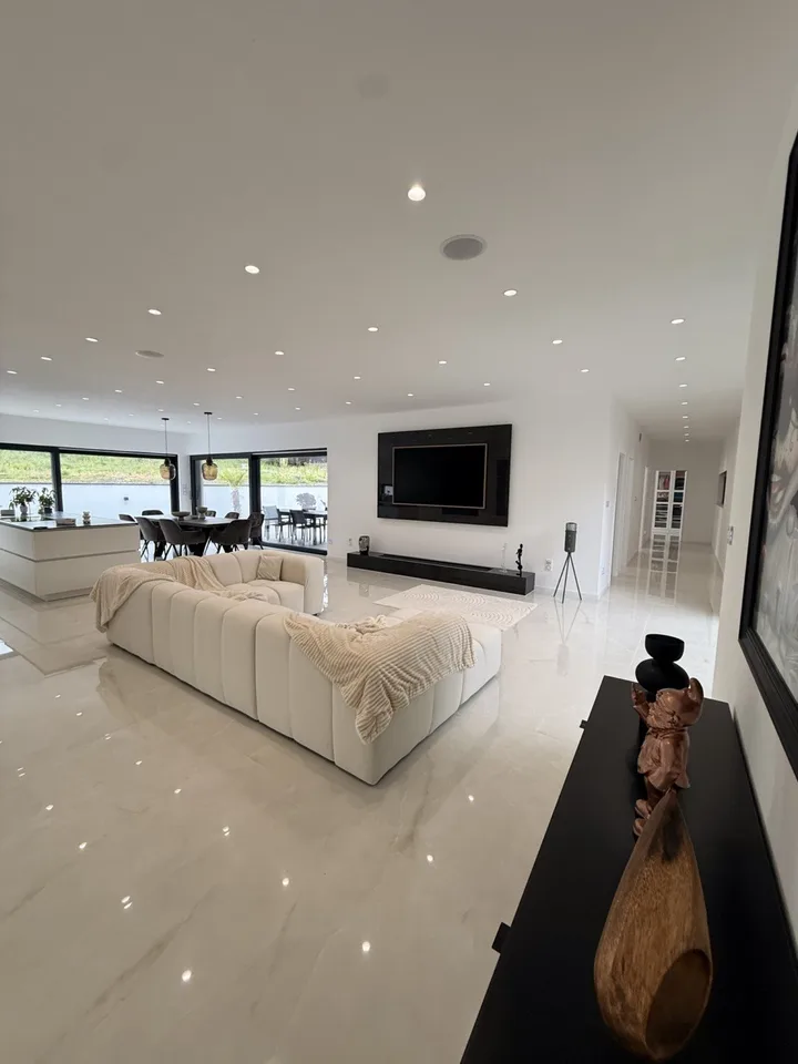 Magnifique villa de luxe neuve env. 190 m², moderne & lumineuse – Foto 4 von 14