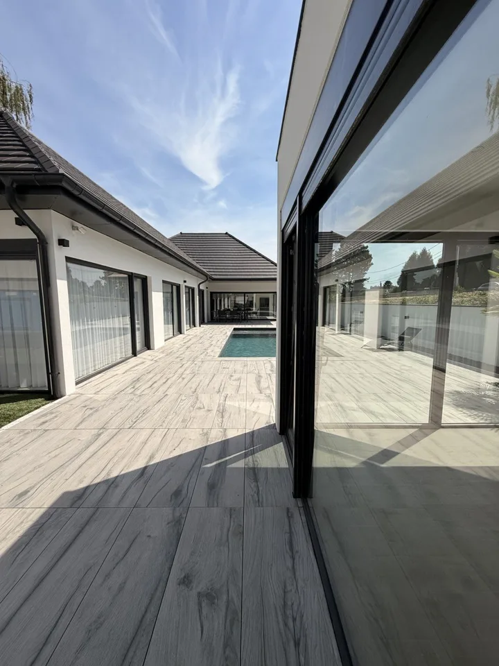 Magnifique villa de luxe neuve env. 190 m², moderne & lumineuse – Foto 9 von 14