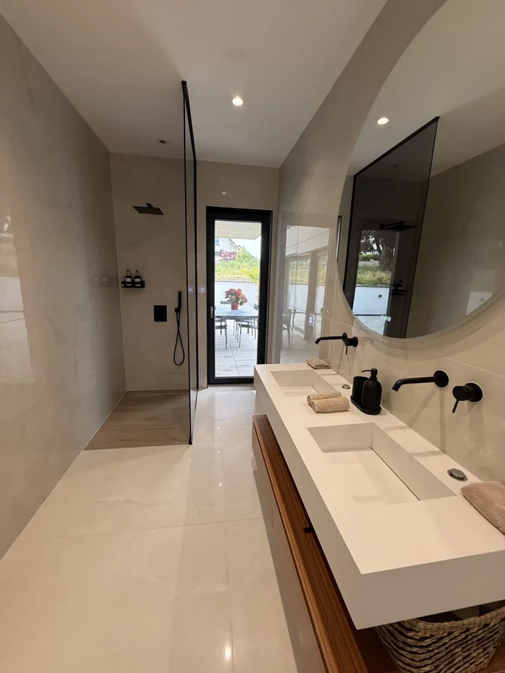 Magnifique villa de luxe neuve env. 190 m², moderne & lumineuse – Foto 7 von 14