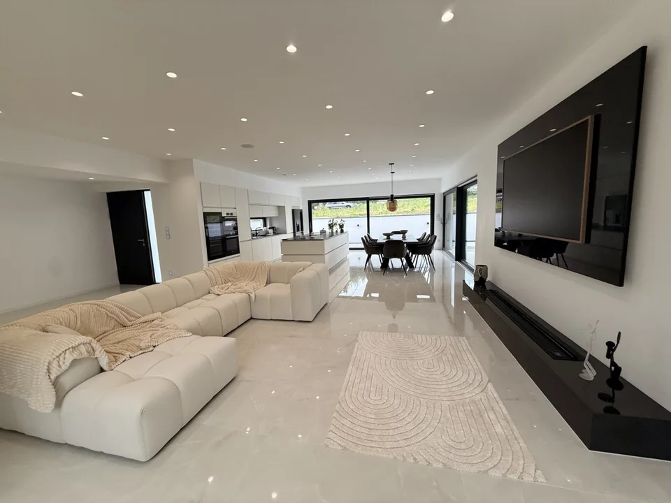 Magnifique villa de luxe neuve env. 190 m², moderne & lumineuse – Foto 3 von 14