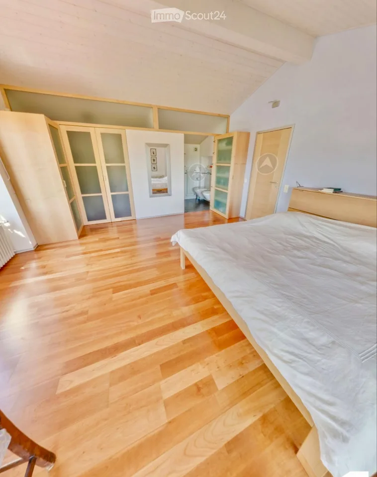 Villa dans le vert avec grande piscine sur 8747m2