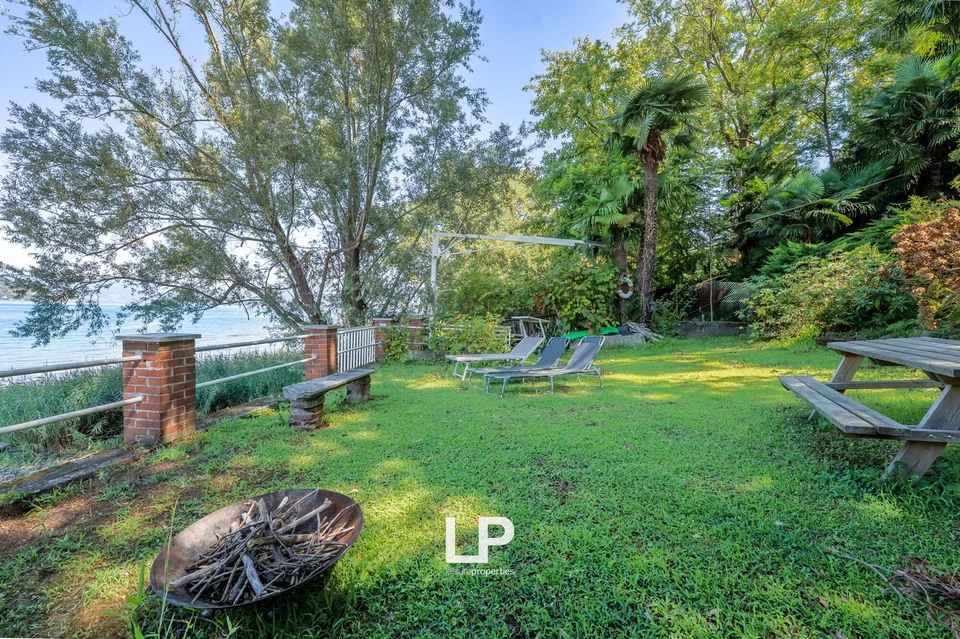 Ferienhaus aus Stein mit direktem Zugang zum Lago Maggiore – Foto 4 von 13