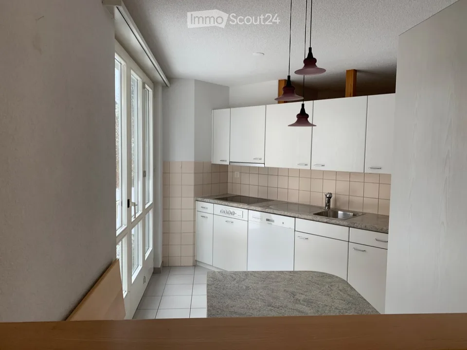 Attraktive 2.5-Zimmerwohnung mit grosszügigem Privatgarten