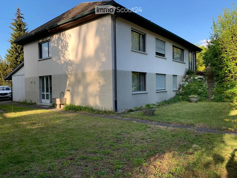 Attraktive 2.5-Zimmerwohnung mit grosszügigem Privatgarten