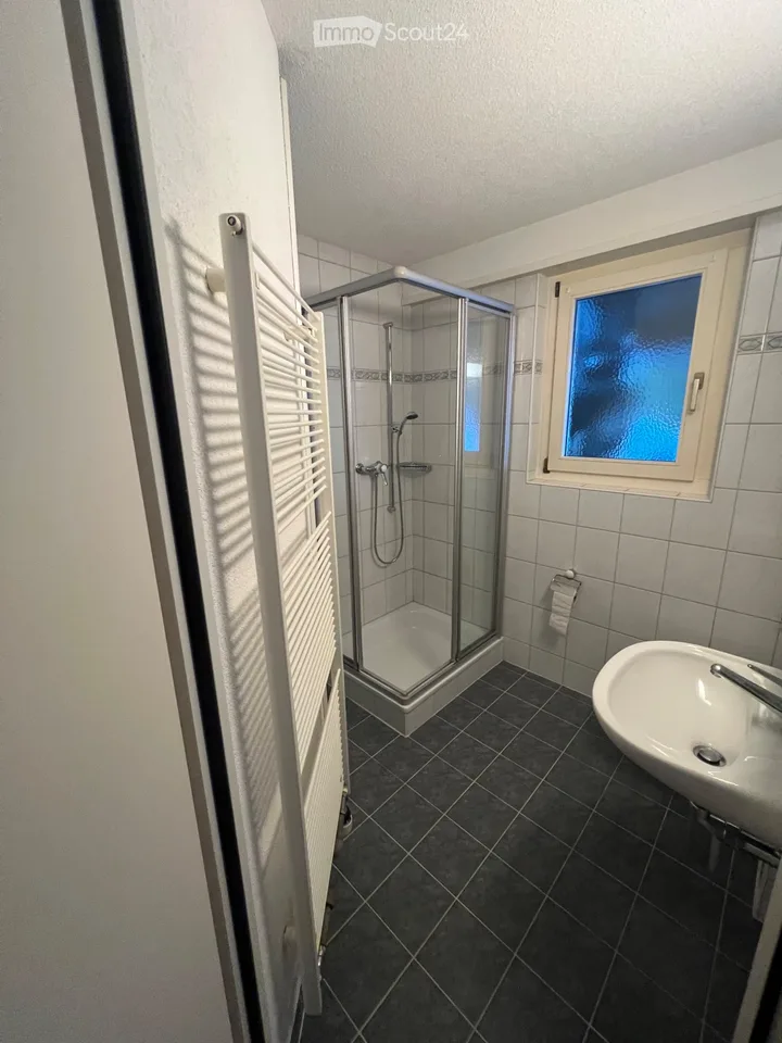 Attraktive 2.5-Zimmerwohnung mit grosszügigem Privatgarten