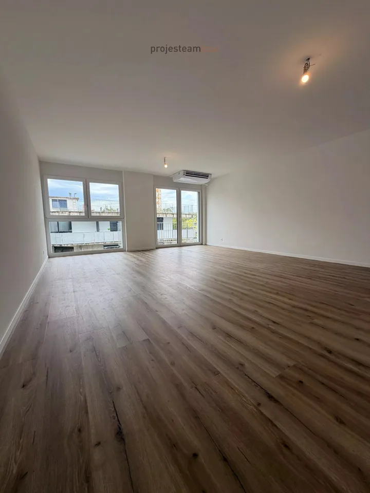 Büro mit Aufzug in Echandens – Foto 4 von 4