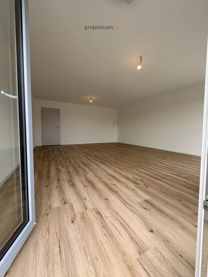 Büro mit Aufzug in Echandens – Foto 2 von 4