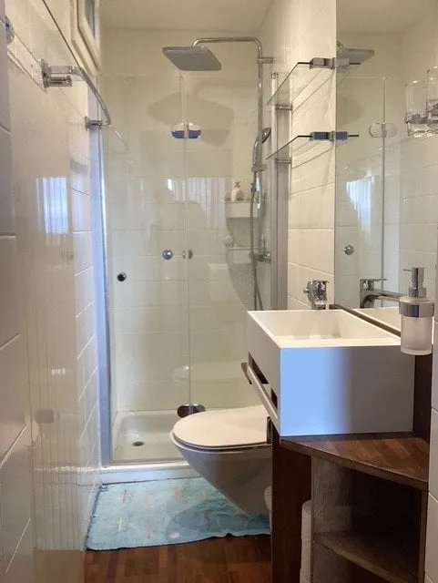 Charmantes kleines Apartment ZU VERMIETEN frei SOFORT