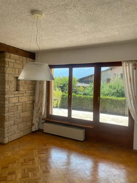 Bella villa individuale con terreno e giardino riccamente alberato – foto 4 di 19