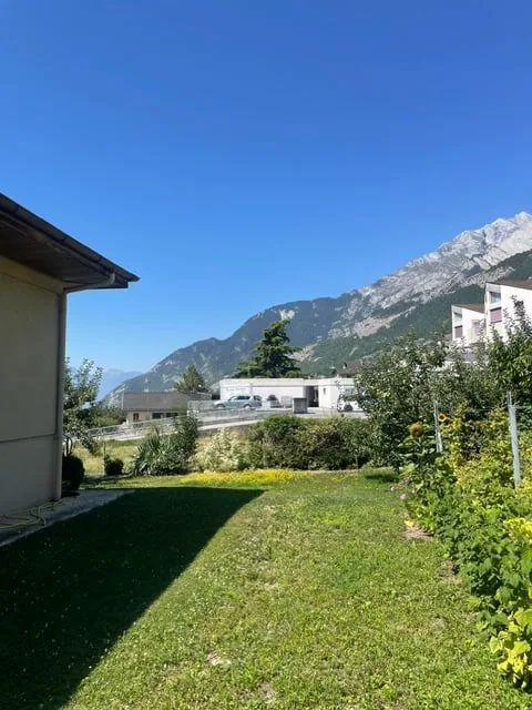 Bella villa individuale con terreno e giardino riccamente alberato – foto 11 di 19