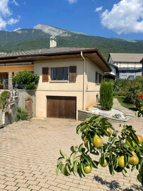 Bella villa individuale con terreno e giardino riccamente alberato – foto 14 di 19