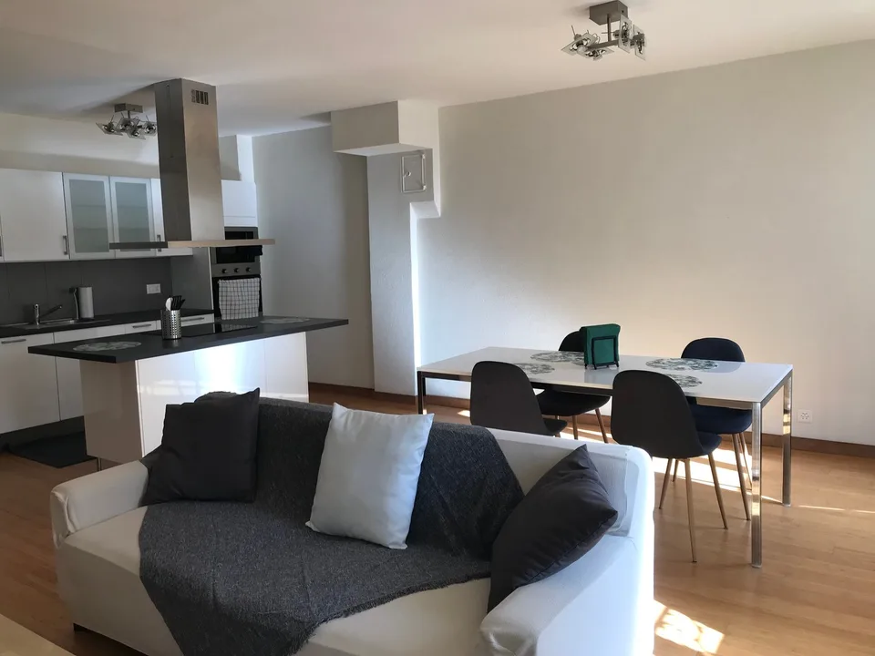 Furnished 4-room apartment with balcony in Aubonne