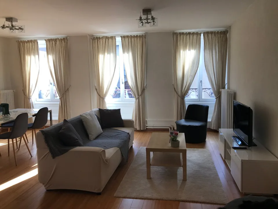 Furnished 4-room apartment with balcony in Aubonne