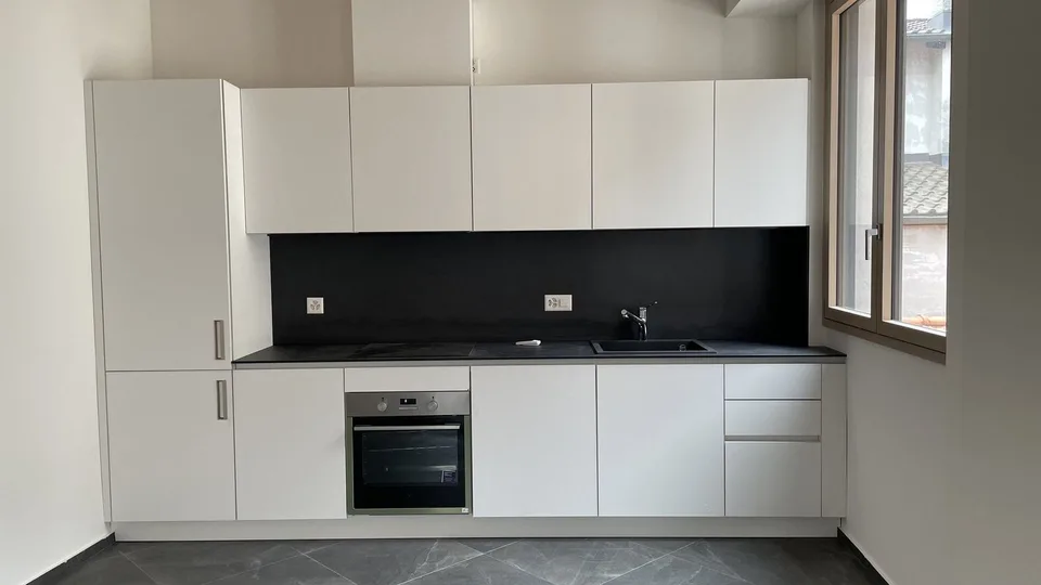 2,5 pièces rénovées dans le noyau de Riva San Vitale – photo 4 sur 12
