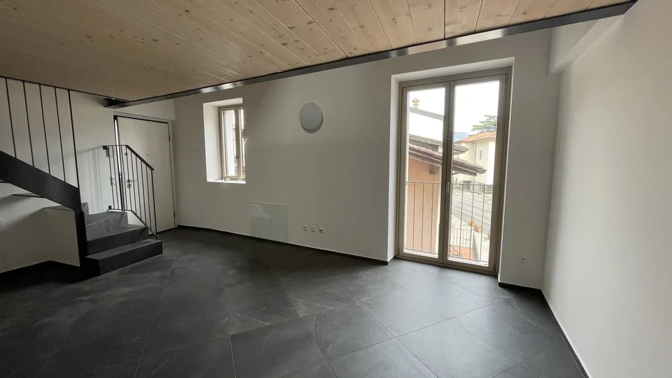 2,5 pièces rénovées dans le noyau de Riva San Vitale – photo 3 sur 12