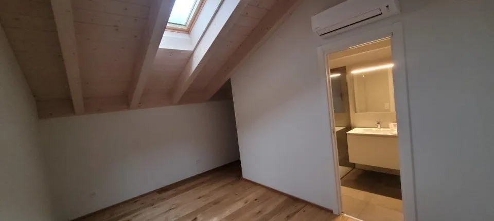 Helles 3.5-Zimmer-Wohnung im Zentrum von Riva San Vitale – Foto 2 von 8