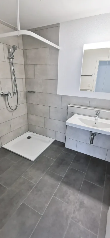 sehr attraktive und grosse, helle 3,5-Zimmerwohnung D02