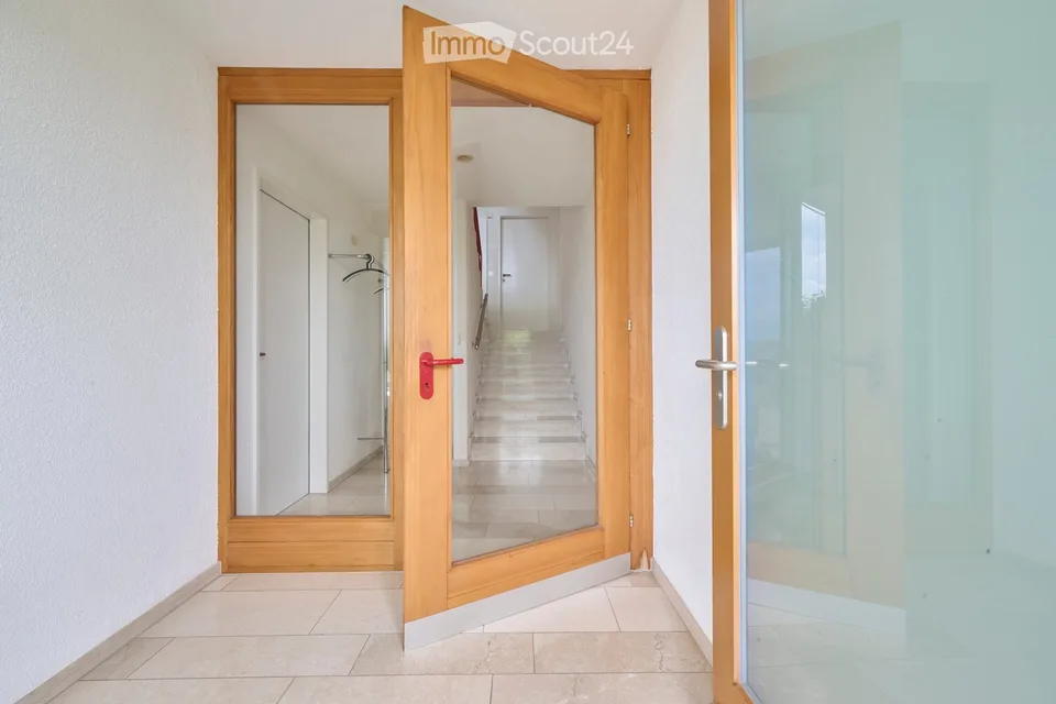 Doppeleinfamilienhaus mit moderner Architektur und Weitsicht an ruhiger Lage – Foto 16 von 21