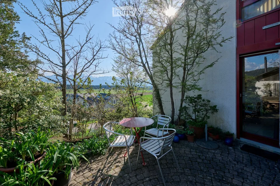 Doppeleinfamilienhaus mit moderner Architektur und Weitsicht an ruhiger Lage – Foto 17 von 21