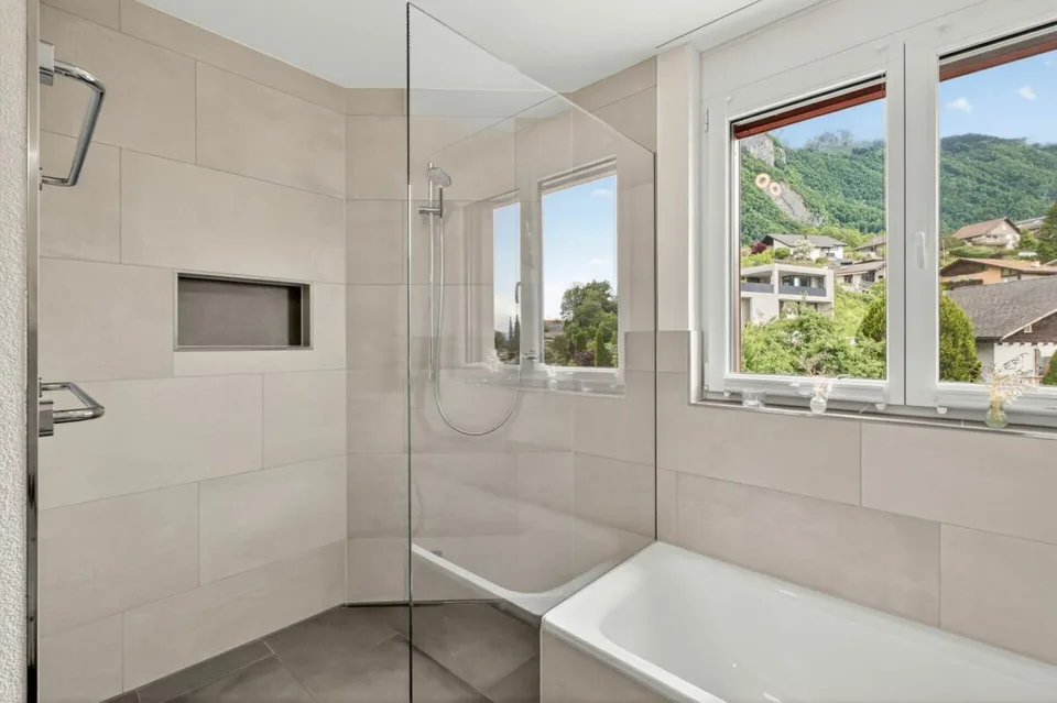 Elegantes Wohnen mit Weitblick und naturnahem Ambiente – Foto 6 von 14