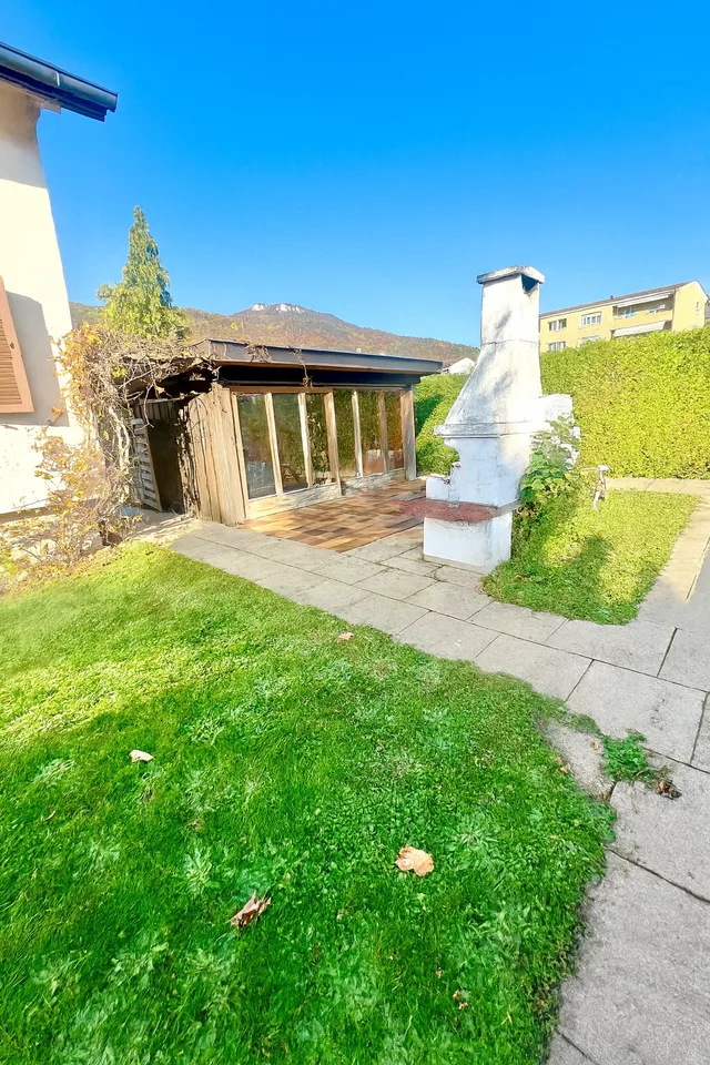 Frisch saniertes 4.5-Zimmer-Einfamilienhaus mit Pool & Ausbaupotenzial – Foto 18 von 19