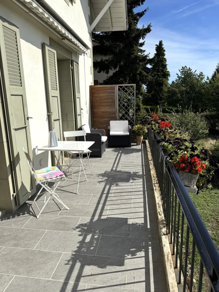 Einzigartiges Einfamilienhaus mit Blick auf den See und die Alpen – Foto 4 von 26