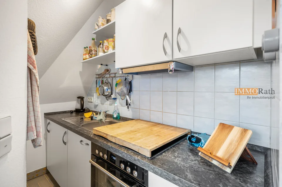 IMMORath.de - Lichtdurchflutete Wohnung mit Balkon und Tiefgaragenstel – Foto 3 von 13