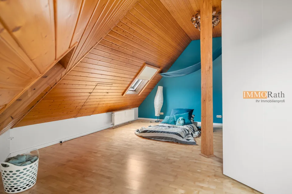 IMMORath.de - Lichtdurchflutete Wohnung mit Balkon und Tiefgaragenstel – Foto 6 von 13