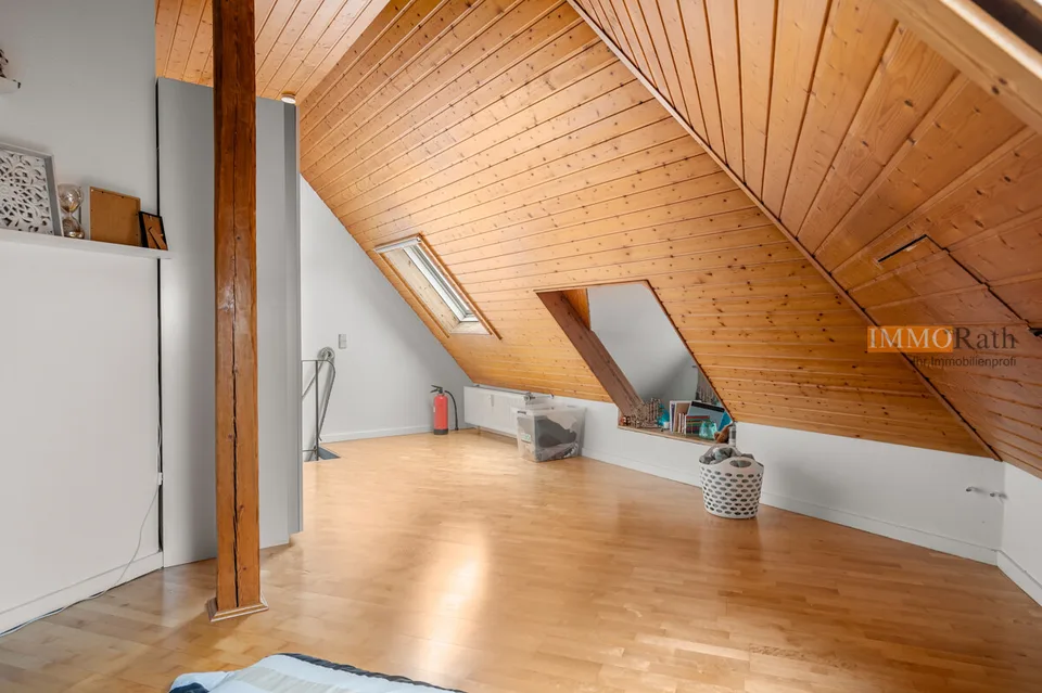 IMMORath.de - Lichtdurchflutete Wohnung mit Balkon und Tiefgaragenstel – Foto 5 von 13