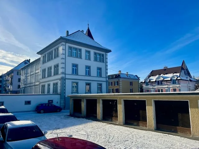 In vendita! Bellissimo edificio misto, con 14 garage e 18 posti auto – foto 3 di 14