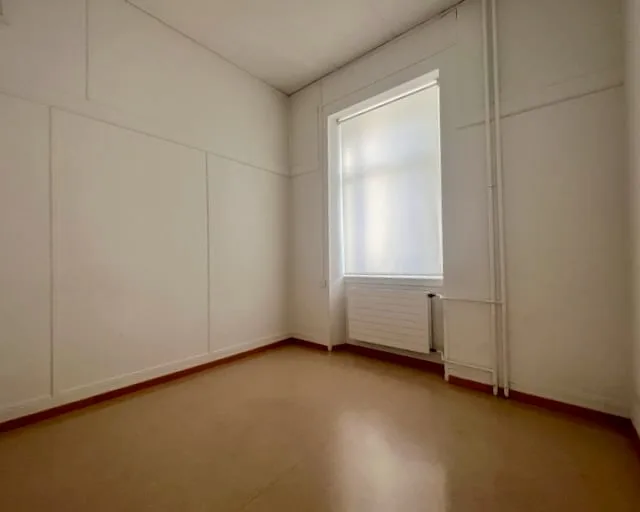 In vendita! Bellissimo edificio misto, con 14 garage e 18 posti auto – foto 13 di 14